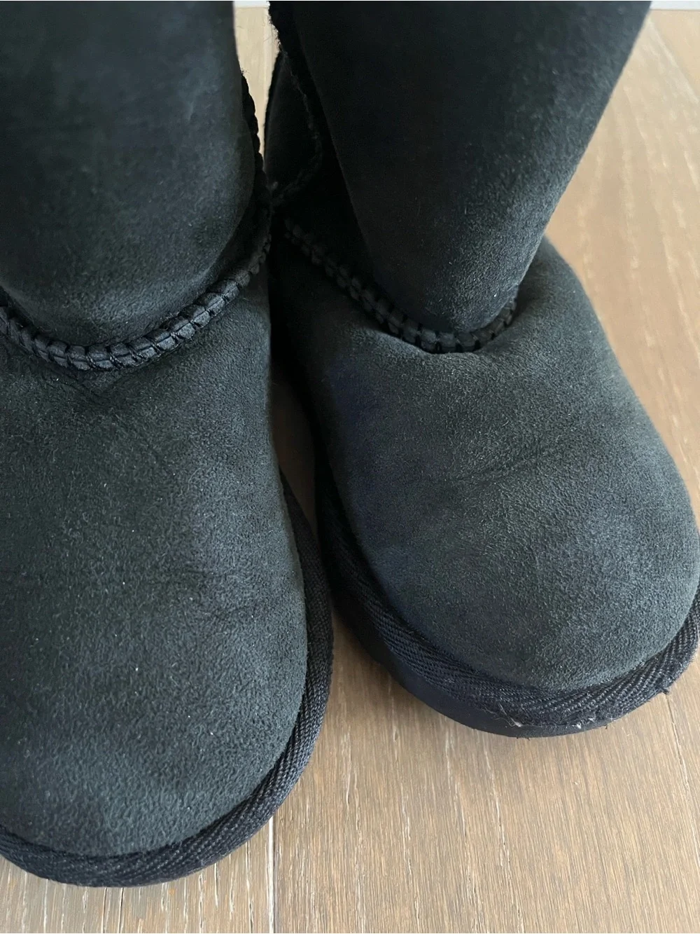 UGG Classic Toddler Boots in Black size 8